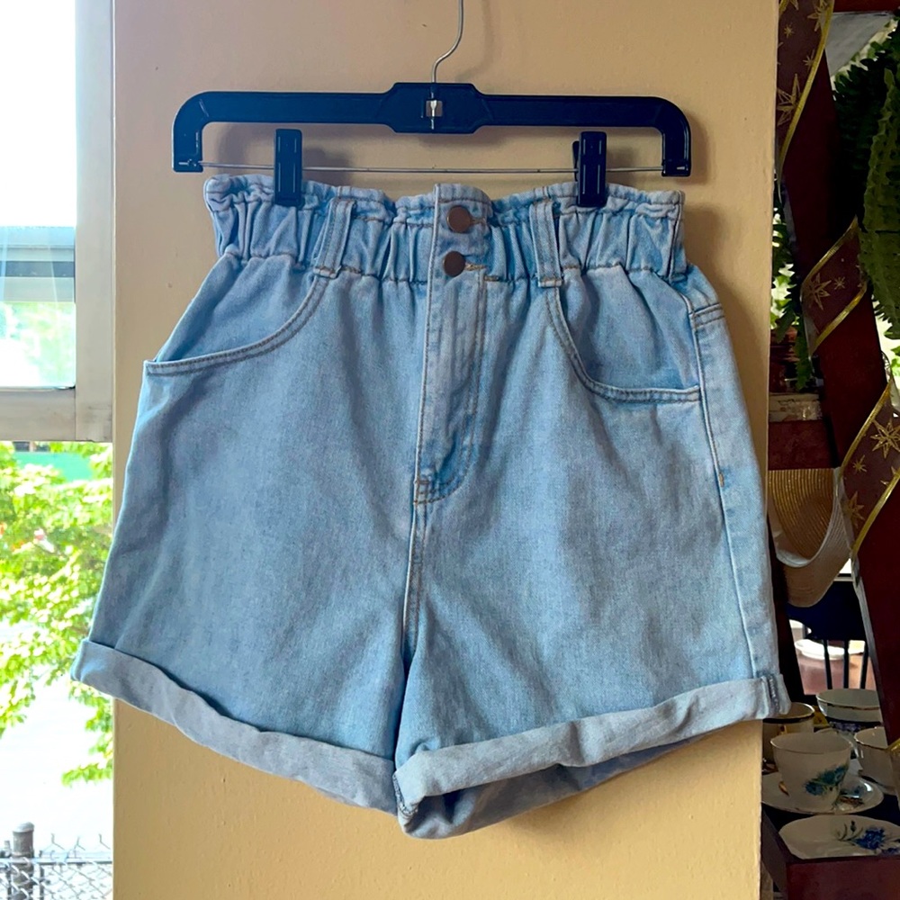 High-Waisted Paperbag Denim Shorts - Light Wash